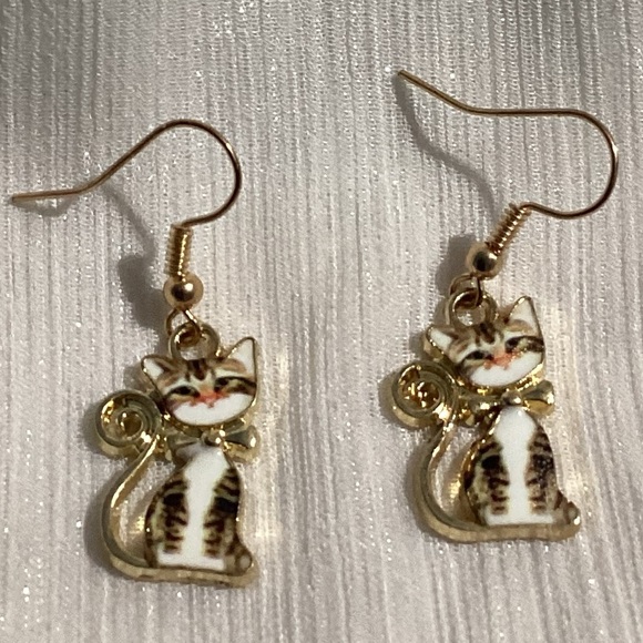 😸Adorable GoldTone Acrylic Tabby Cat Hook Drop Dangle Earrings - Picture 12 of 14